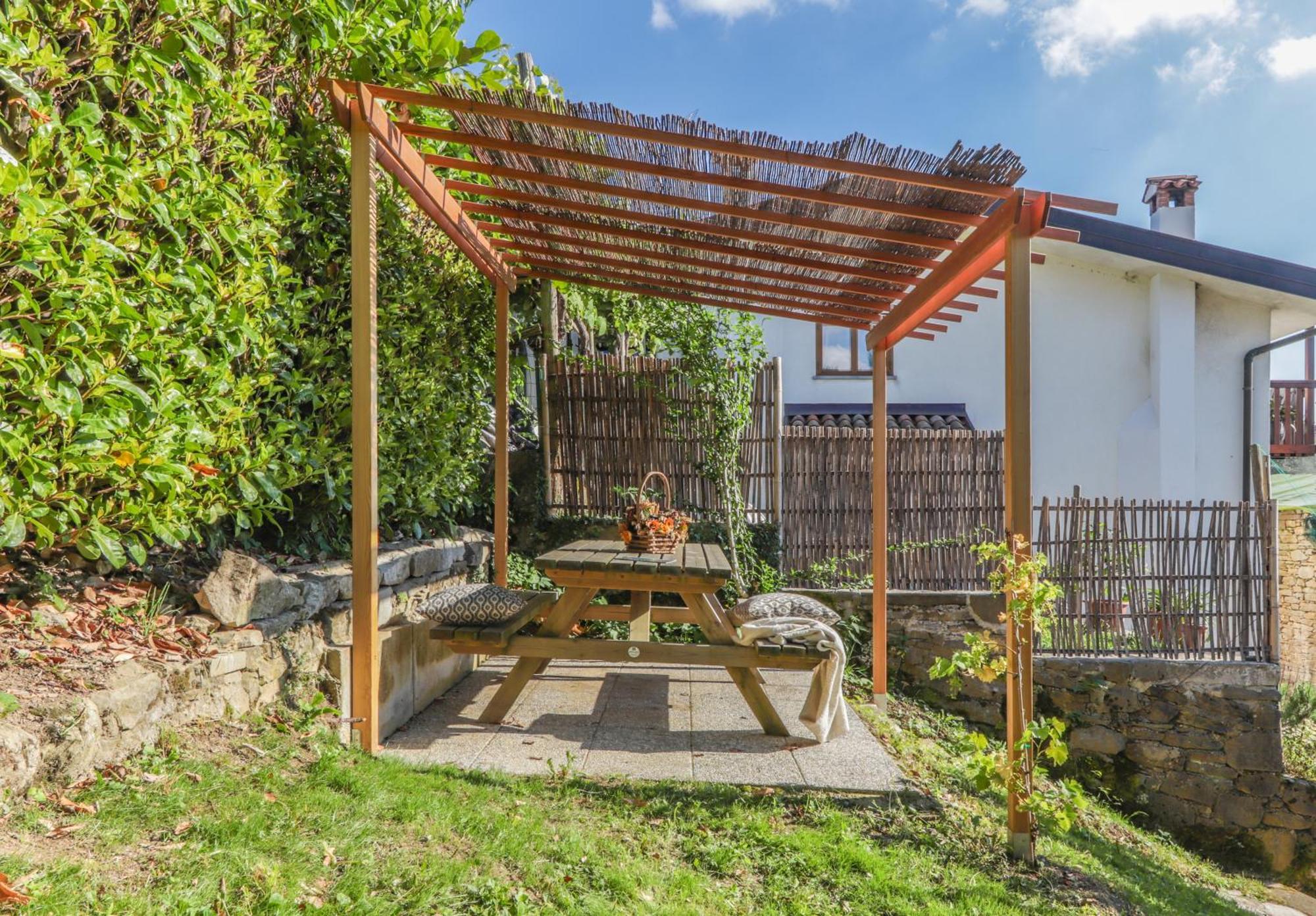 Casa Cebajova Poesia